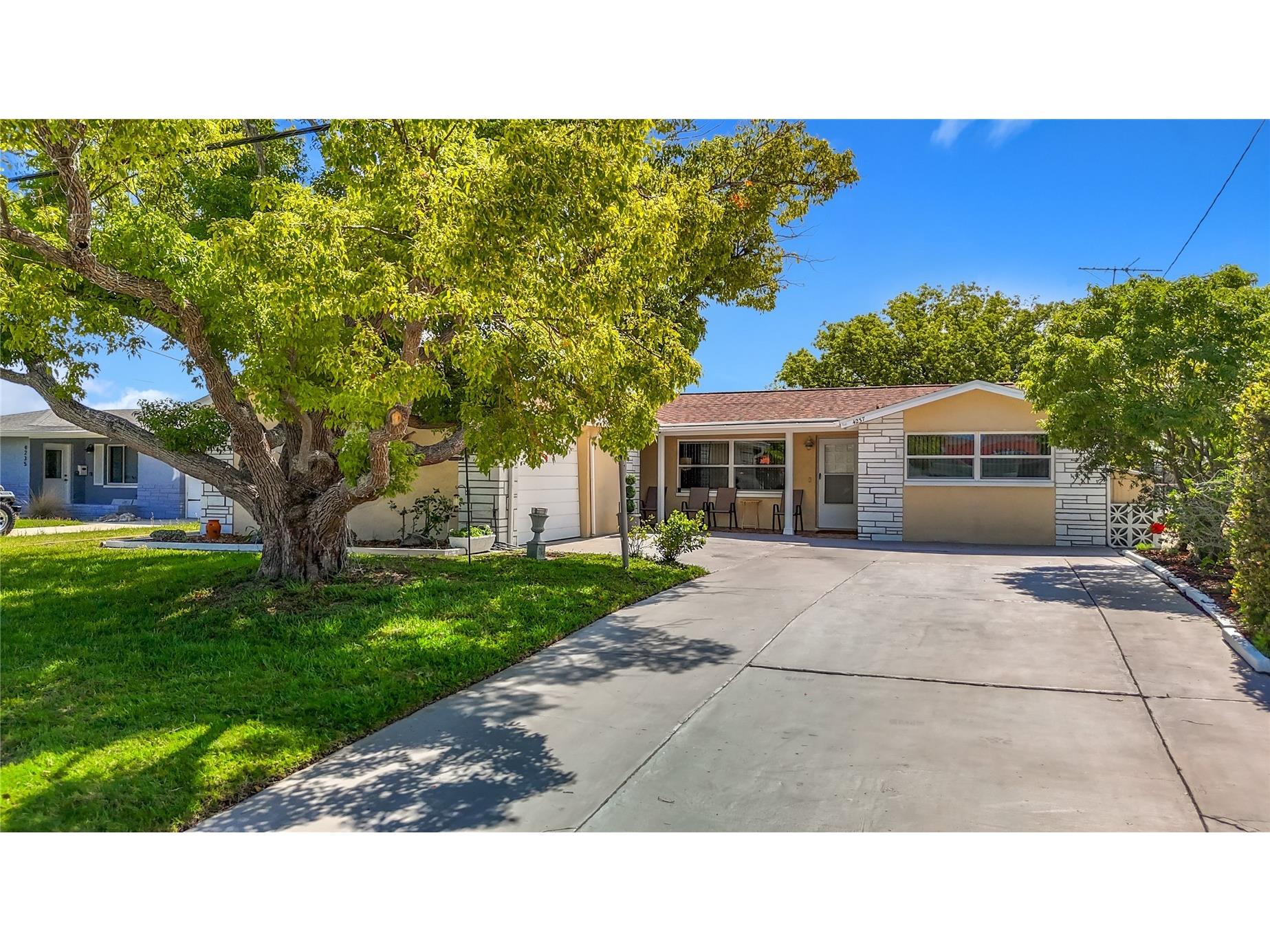 4237 Headsail Drive New Port Richey FL 34652 L4961684 image52