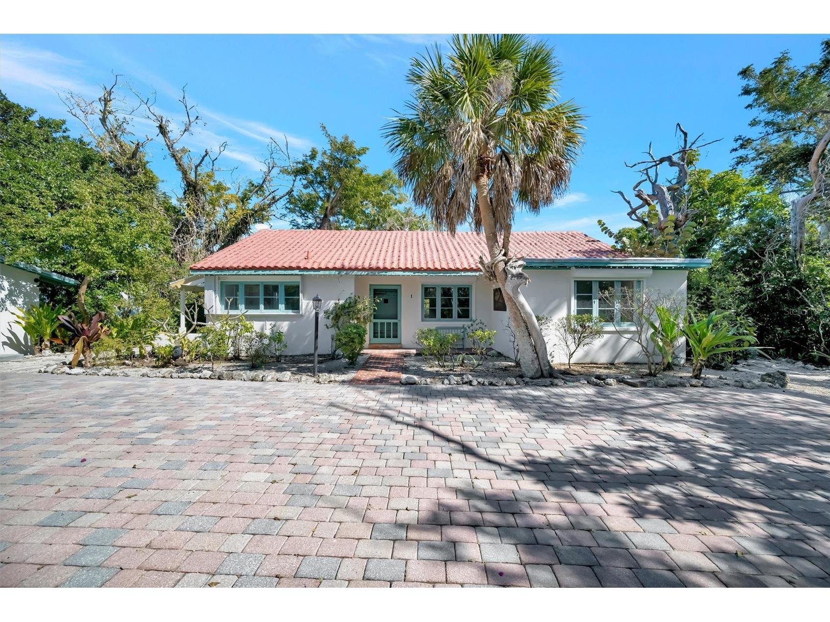 4237 Higel Avenue Sarasota FL 34242 A4686838 image1