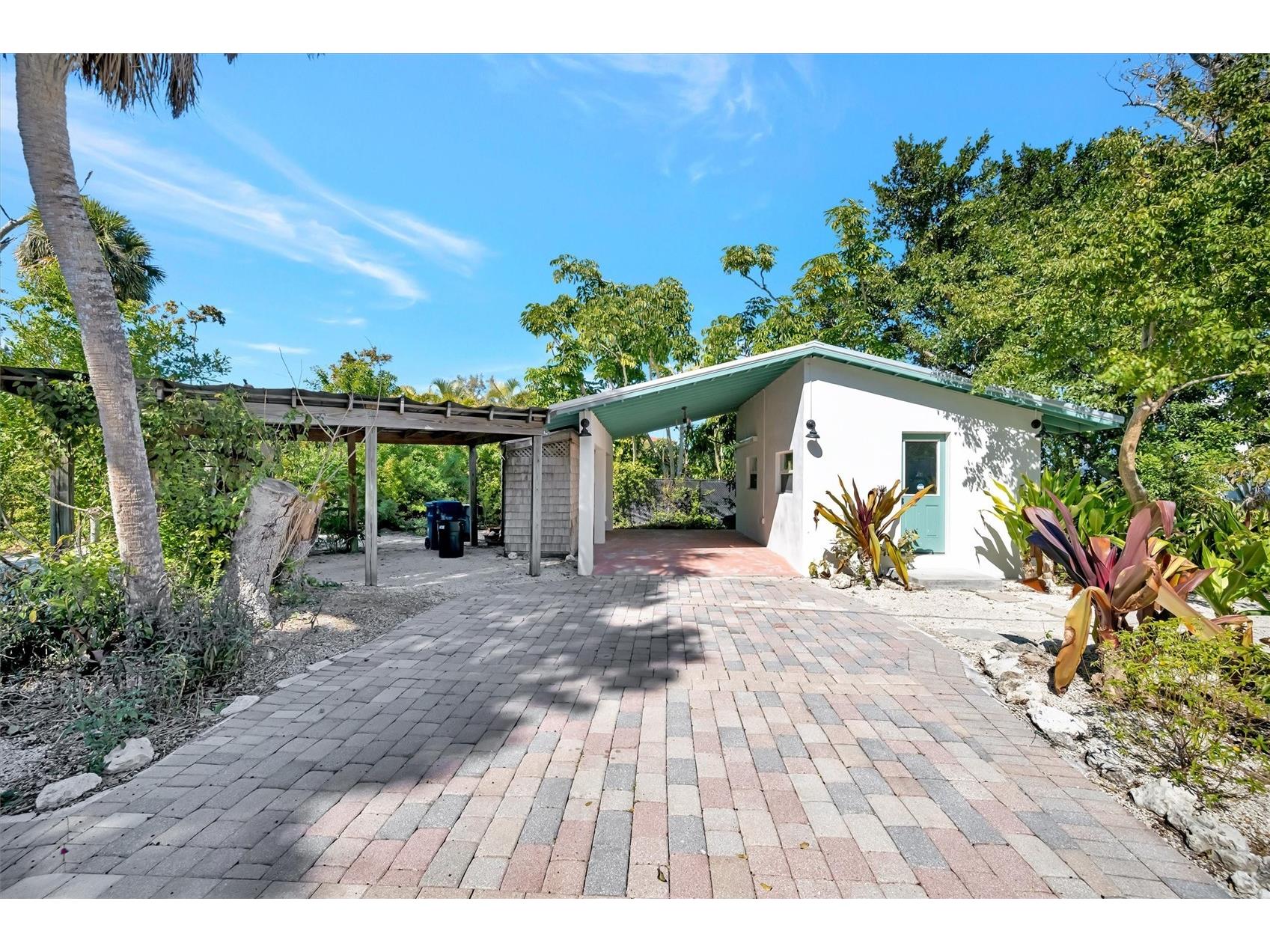 4237 Higel Avenue Sarasota FL 34242 A4686838 image6