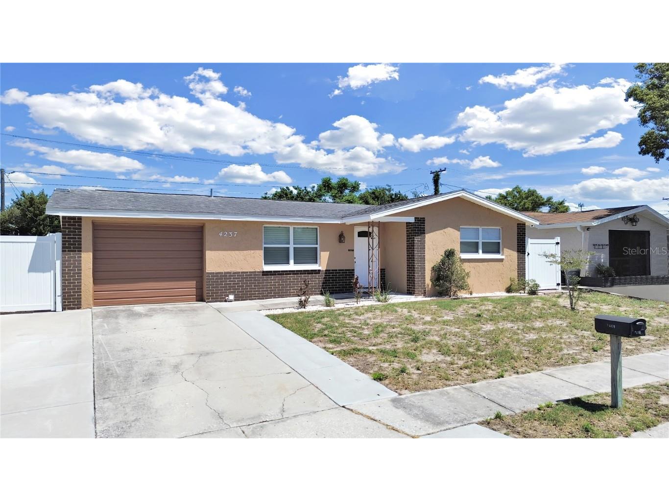 4237 Westwood Drive Holiday FL 34691 U8228120 image1