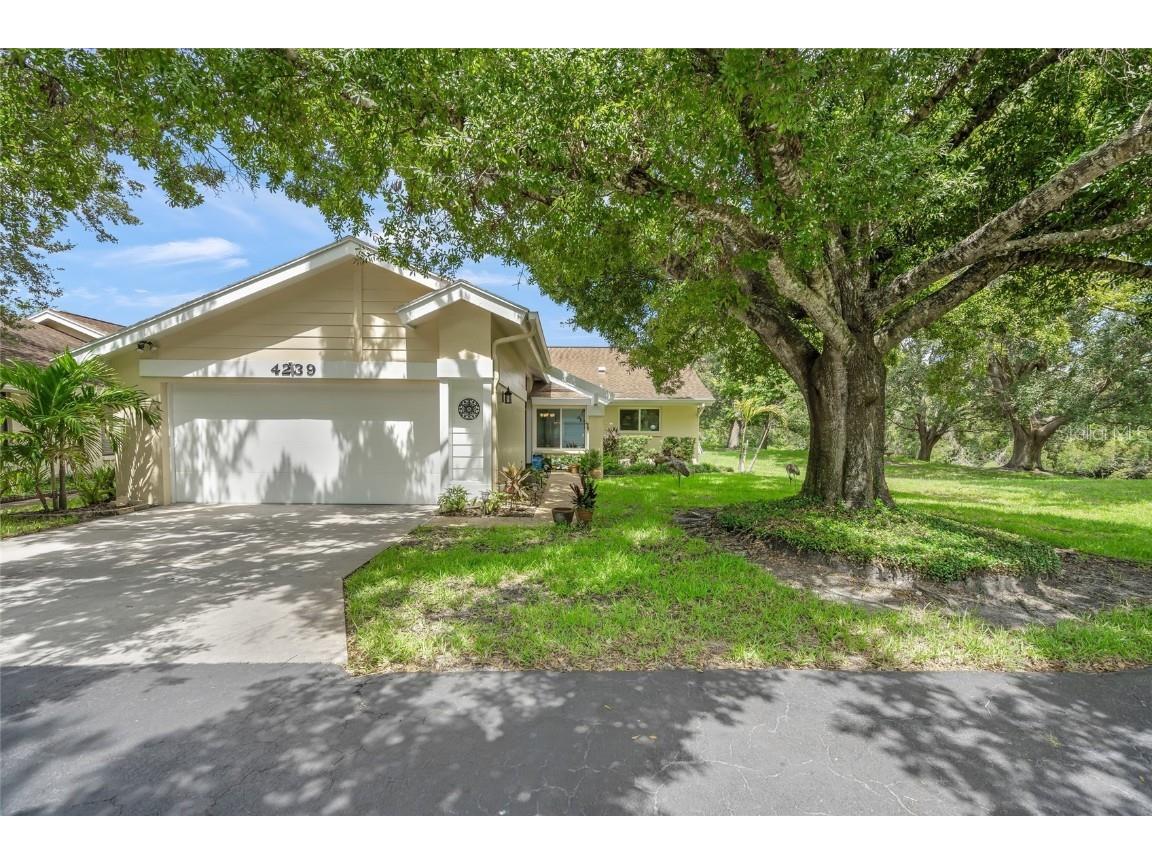 4239 Carriage Drive #36 Sarasota FL 34241 A4660607 image1