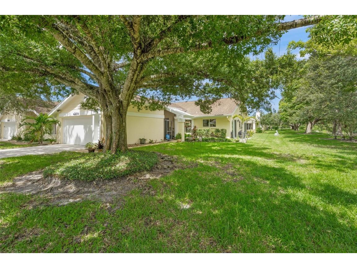 4239 Carriage Drive #36 Sarasota FL 34241 A4660607 image2