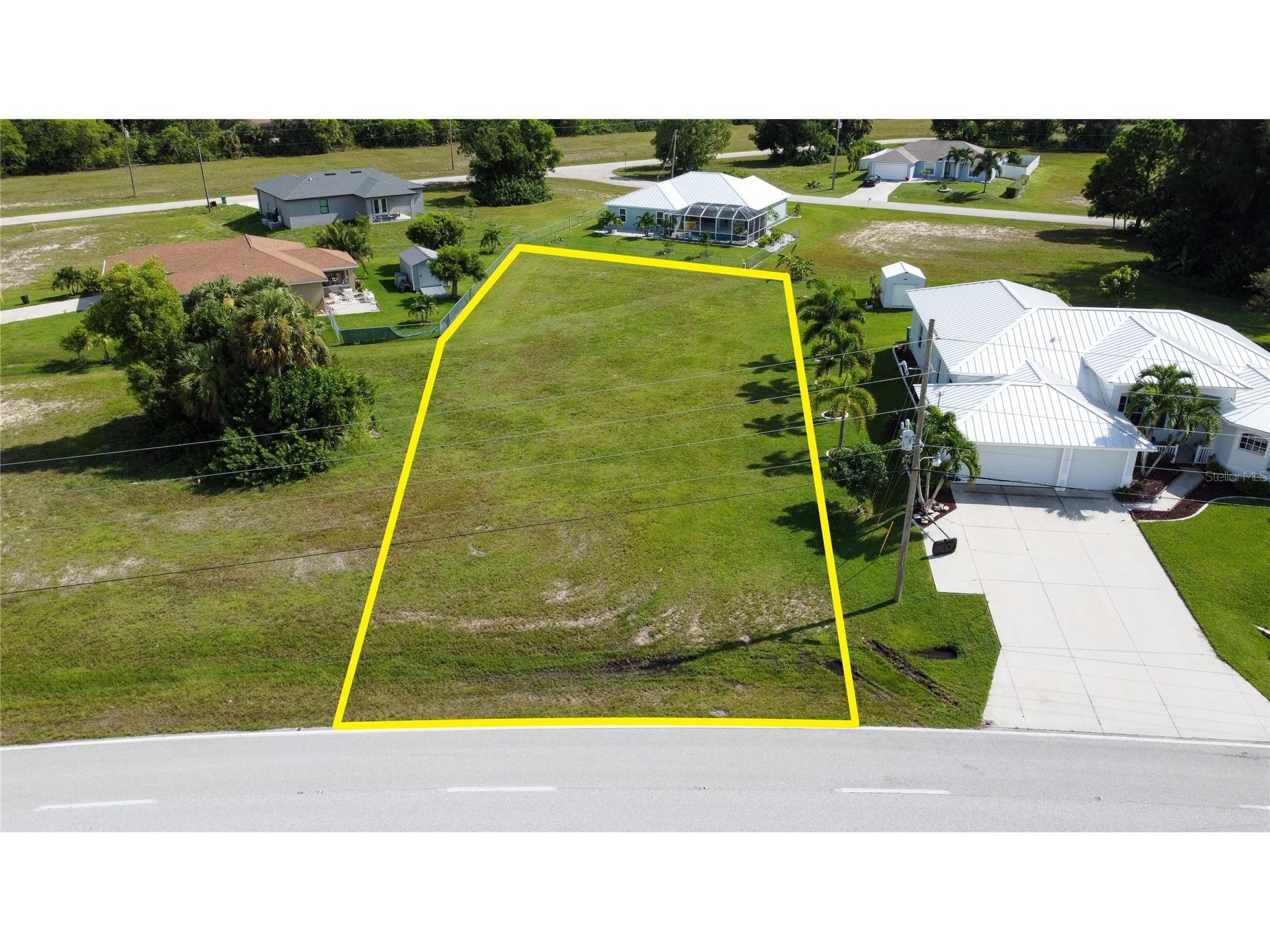 4239 E Gator Circle Cape Coral FL 33909 TB8470811 image1