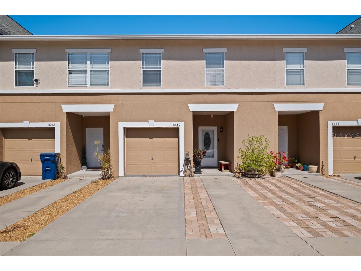 4239 Tyler Circle N Saint Petersburg FL 33709 TB8357273 image1