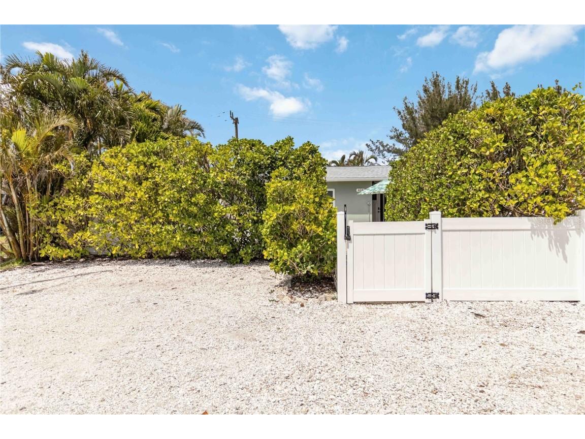 424 62nd Street Holmes Beach FL 34217 A4645810 image2