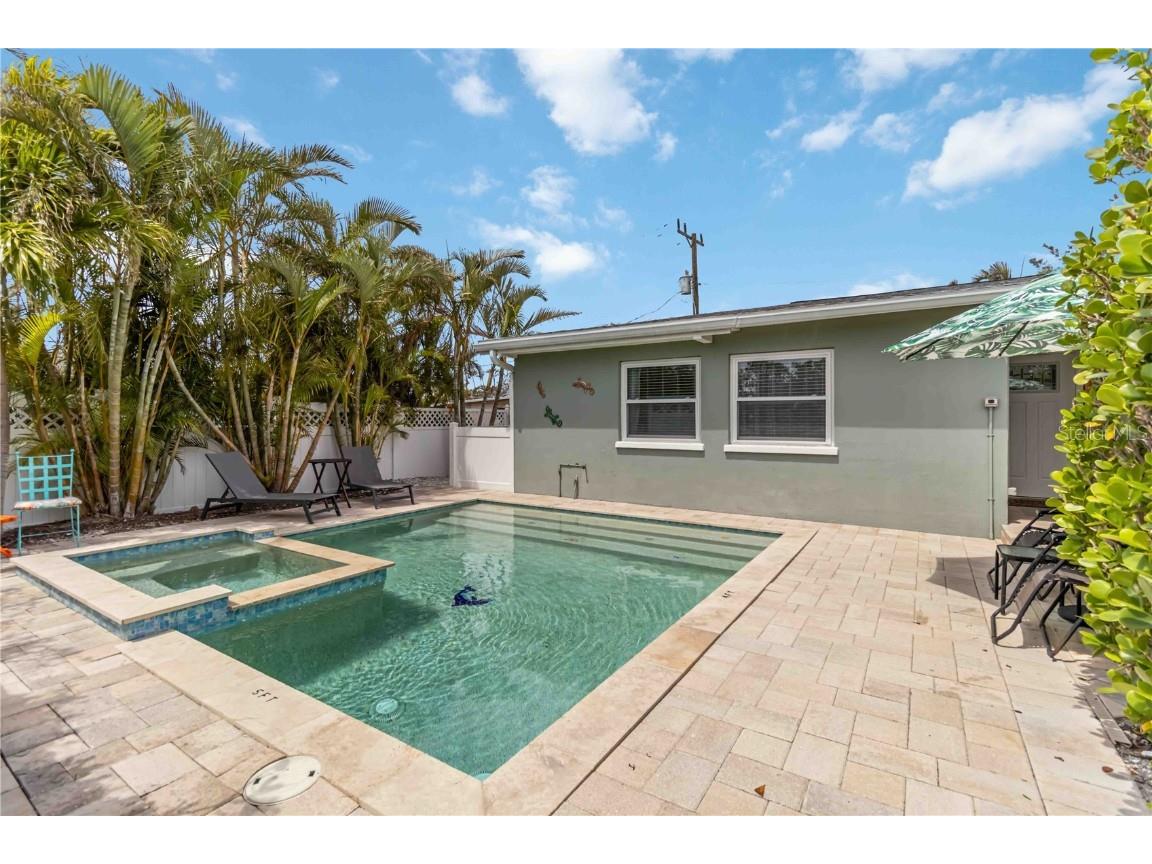 424 62nd Street Holmes Beach FL 34217 A4645810 image3