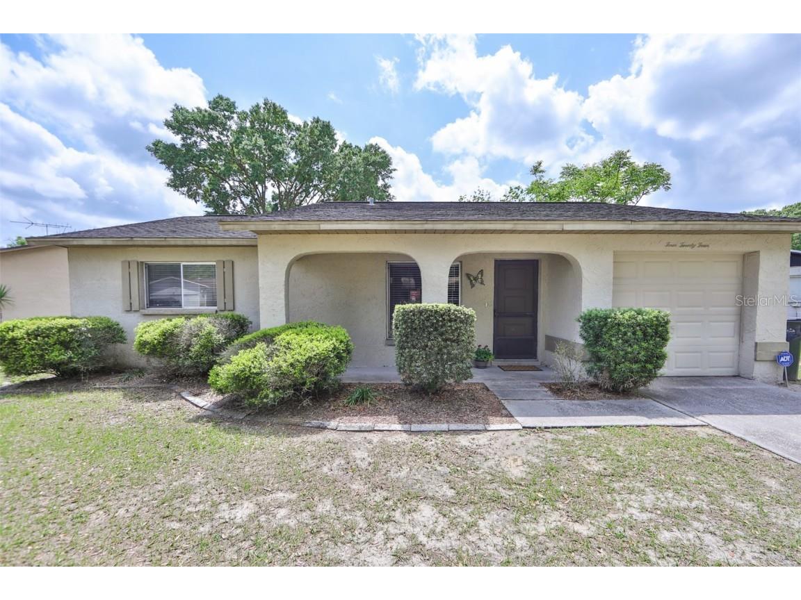 424 Bonnie View Drive Valrico FL 33594 T3364749 image1