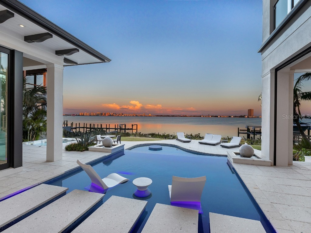 424 Bowdoin Circle Sarasota FL 34236 - SARASOTA BAY A4646393 image2