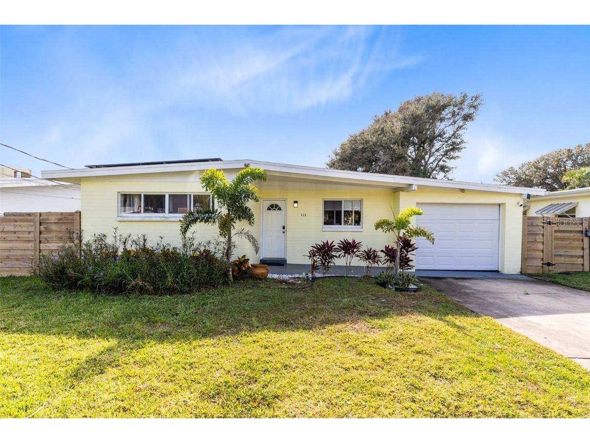 424 Manhattan Avenue Daytona Beach FL 32118 O6361753 image1
