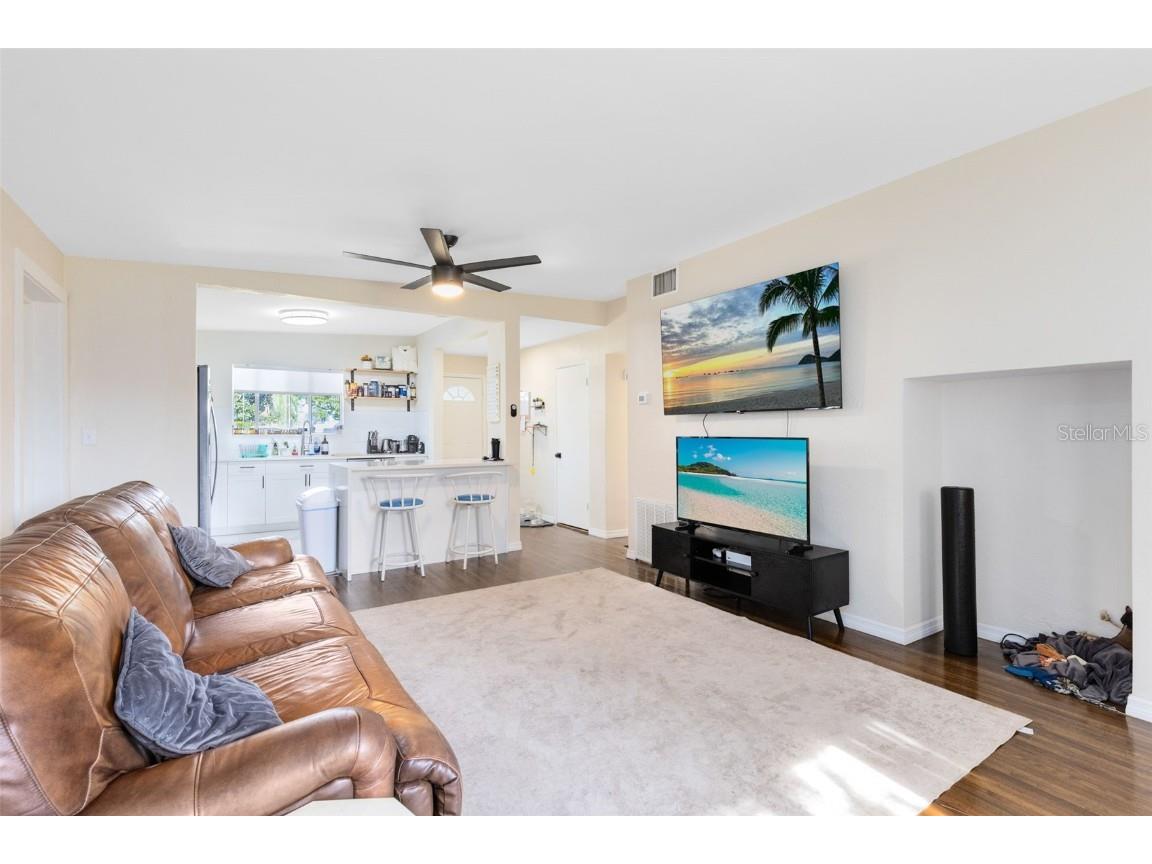 424 Manhattan Avenue Daytona Beach FL 32118 O6361753 image2