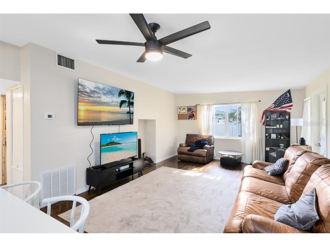 424 Manhattan Avenue Daytona Beach FL 32118 O6361753 image4