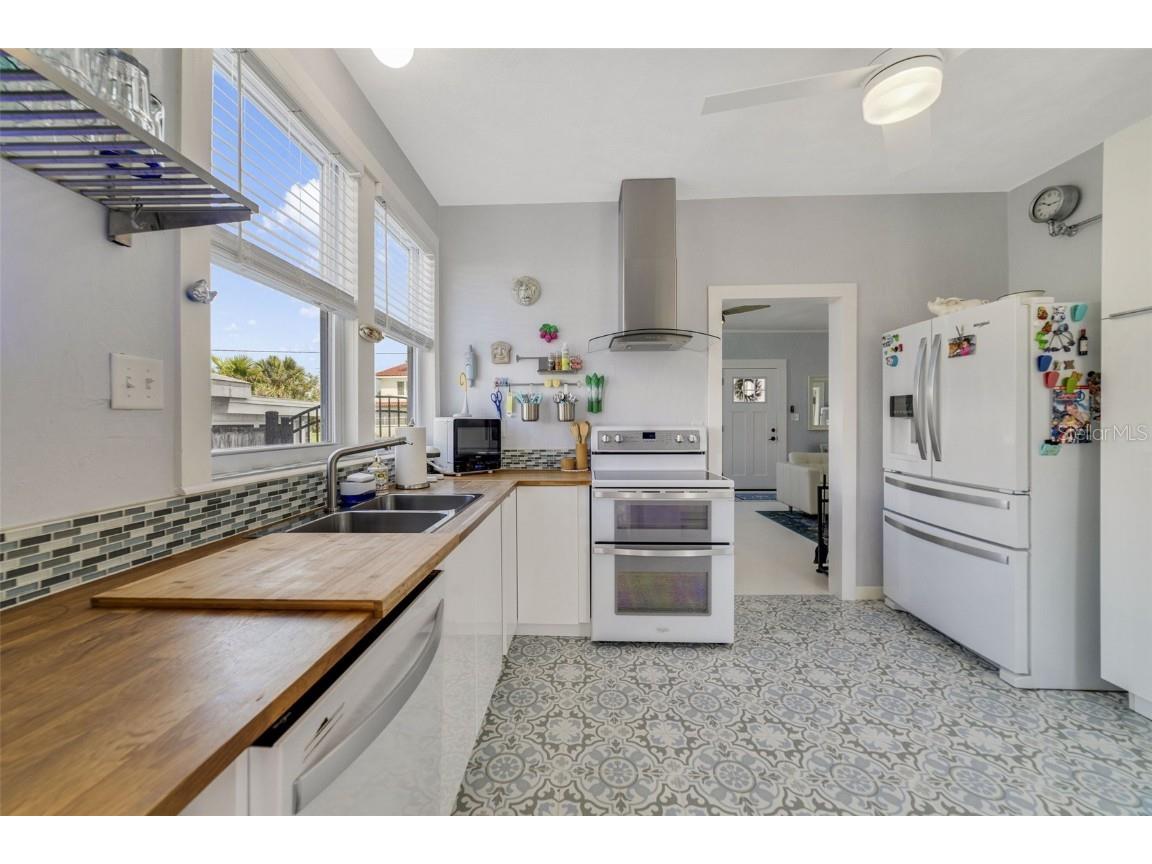 424 Pelican Avenue Daytona Beach FL 32118 O6247144 image5