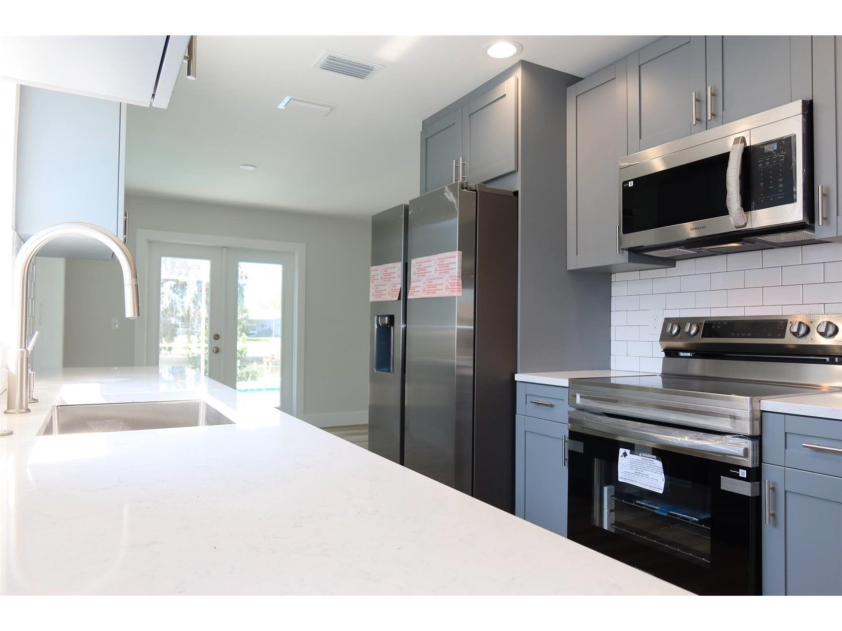 4240 Floramar Terrace New Port Richey FL 34652 W7885097 image12