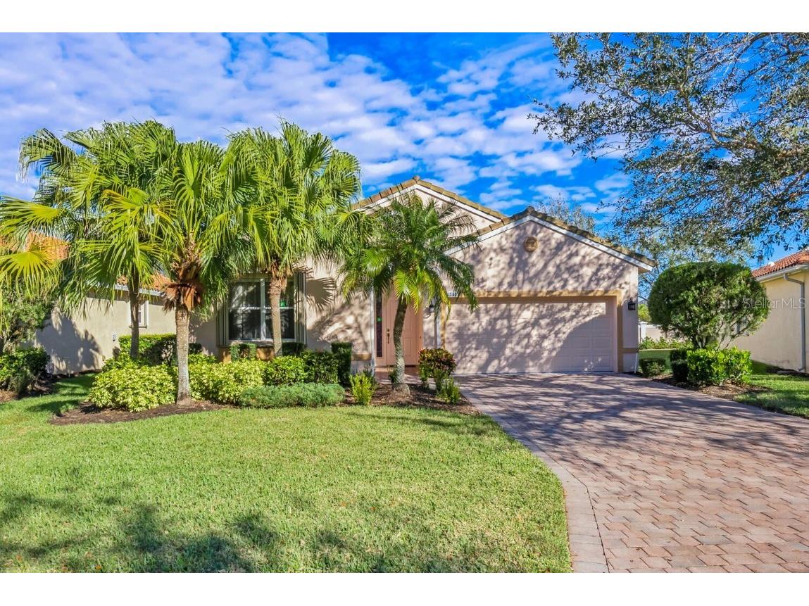 4241 63rd Terrace E Sarasota FL 34243 A4556063 image1