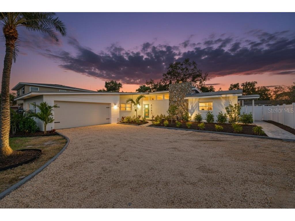 4241 Narvarez Way S Saint Petersburg FL 33712 TB8447144 image1