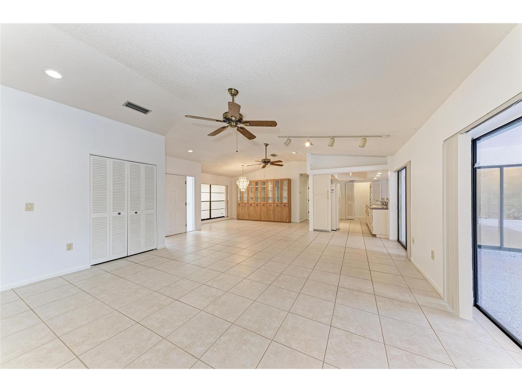 4242 Dryden Circle Sarasota FL 34241 A4696289 image10