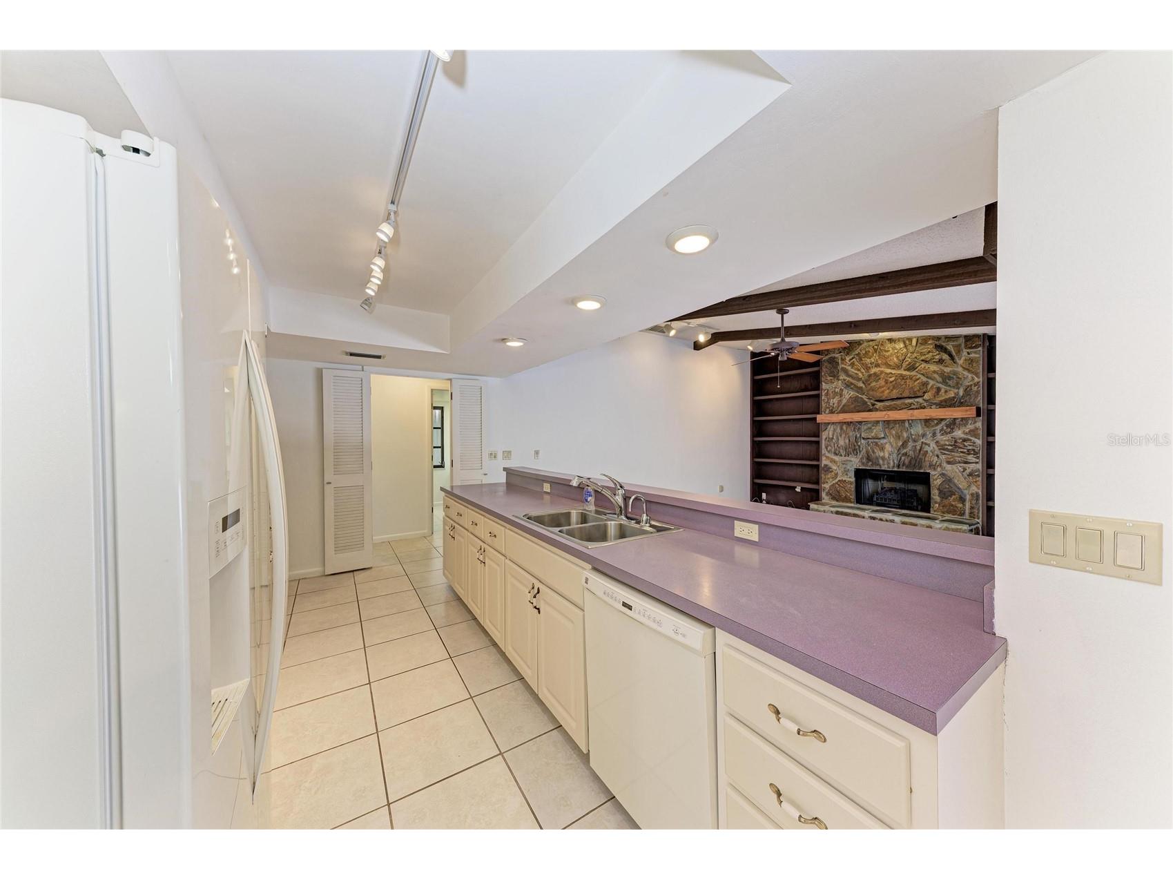 4242 Dryden Circle Sarasota FL 34241 A4696289 image16