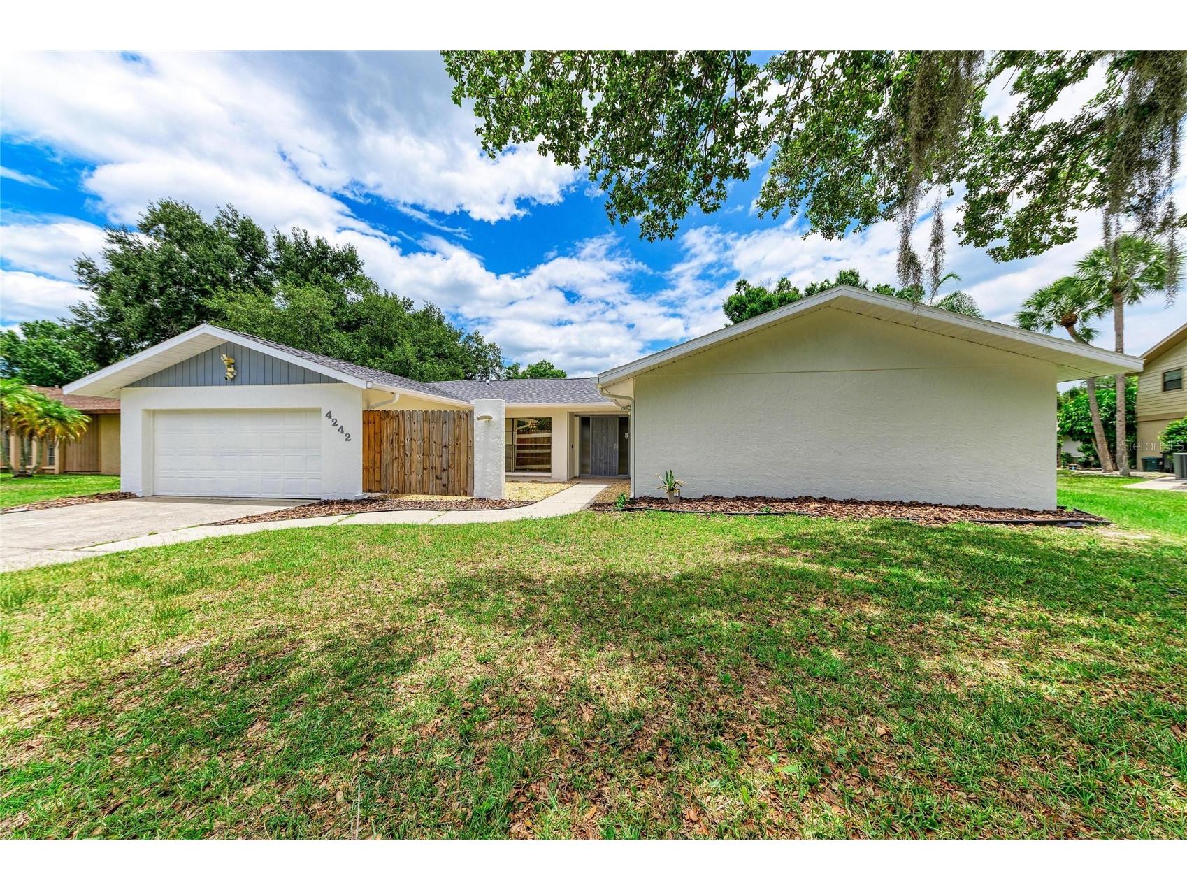 4242 Dryden Circle Sarasota FL 34241 A4696289 image3