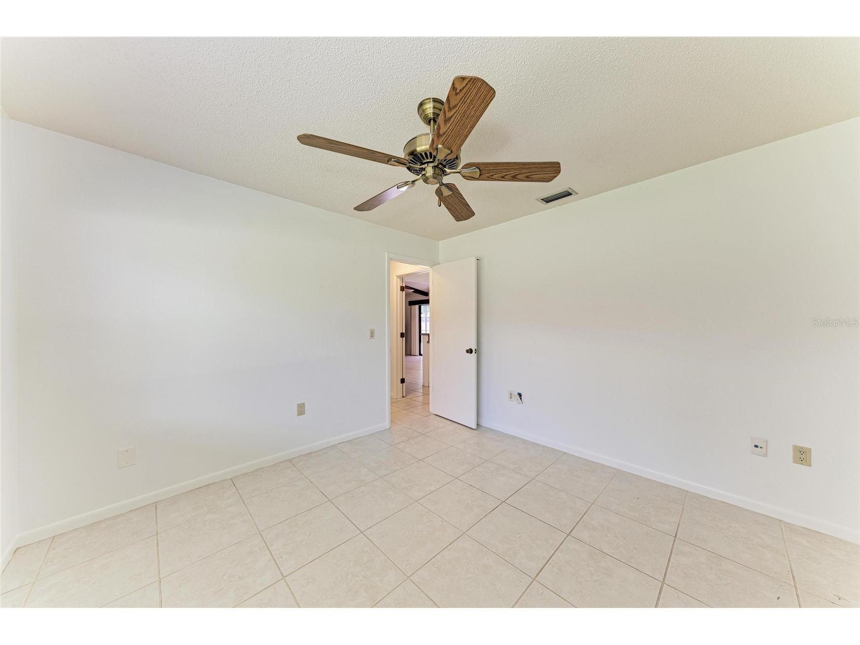 4242 Dryden Circle Sarasota FL 34241 A4696289 image37