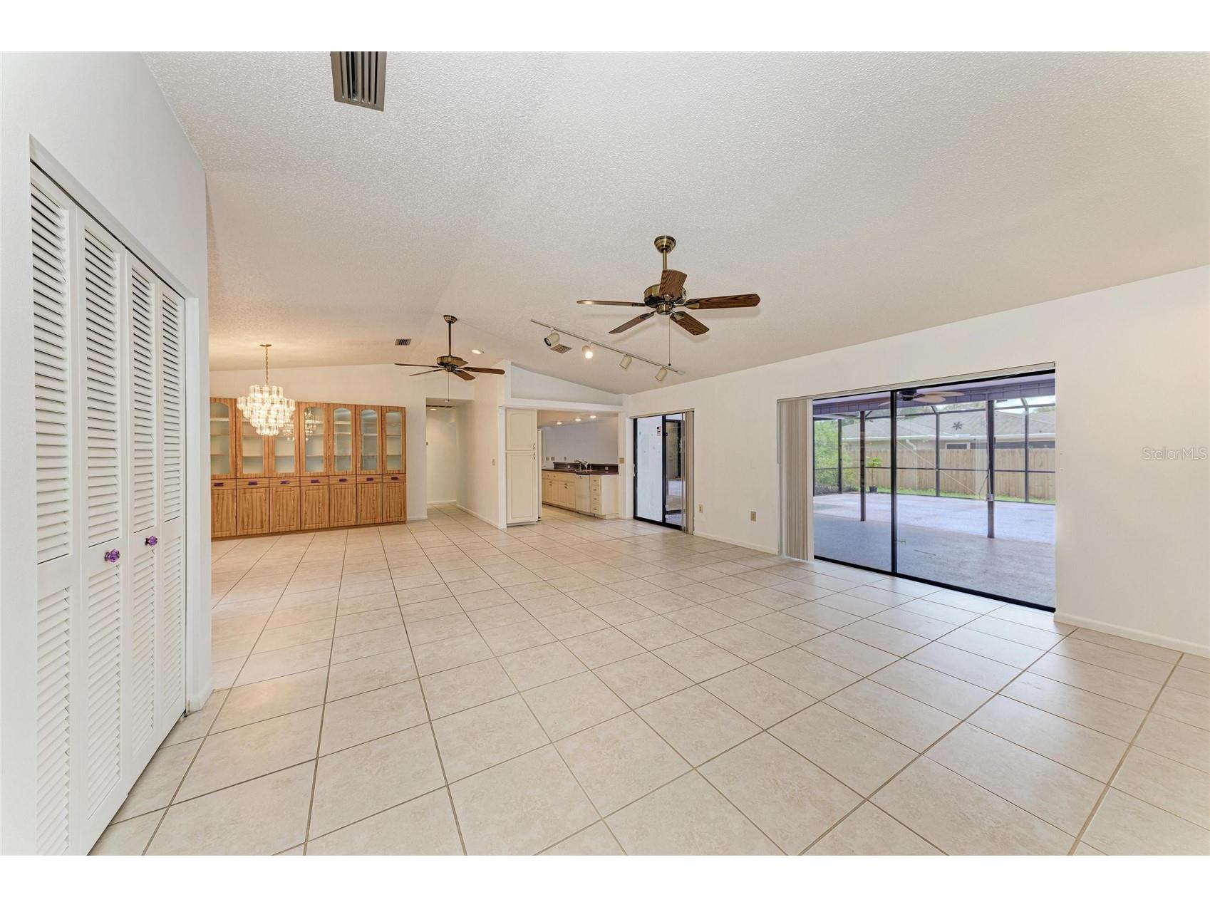 4242 Dryden Circle Sarasota FL 34241 A4696289 image9