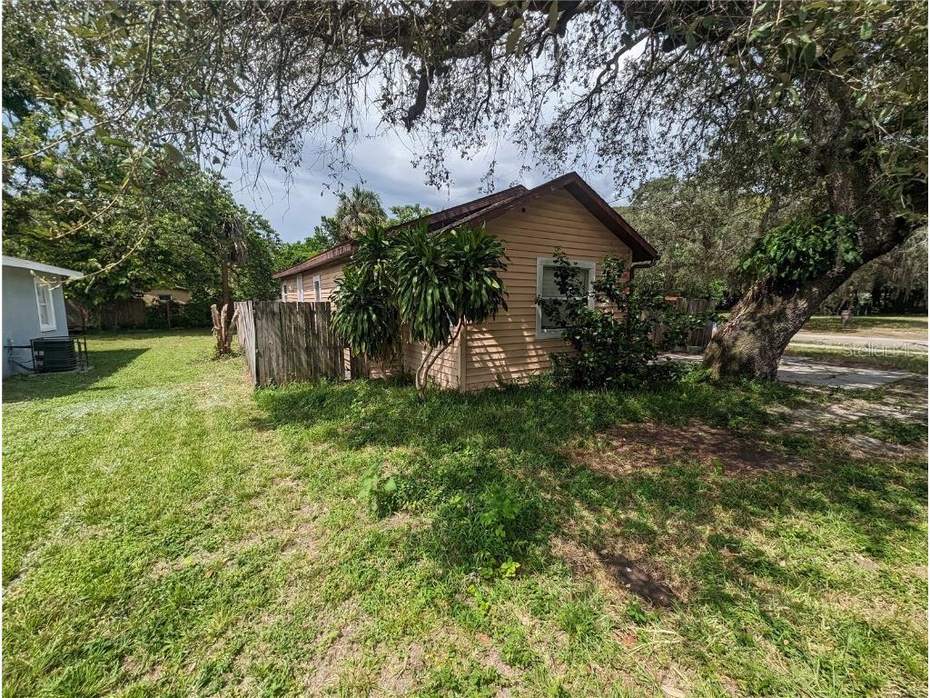 4242 E Emma Street Tampa FL 33610 T3477627 image1