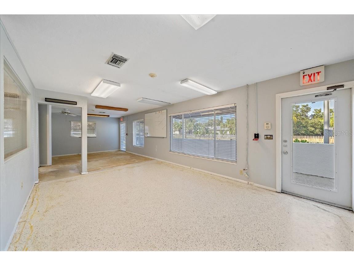 4242 Mcintosh Lane Sarasota FL 34232 A4659091 image10