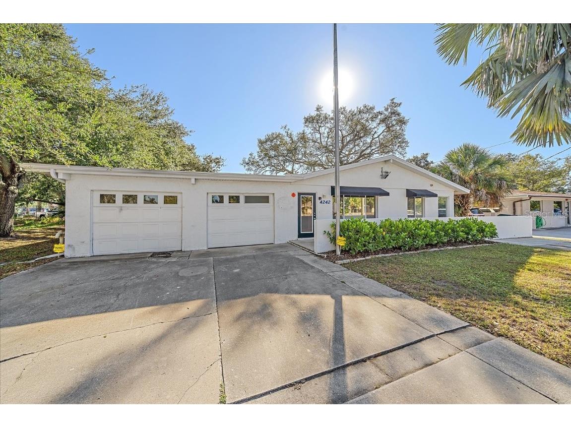 4242 Mcintosh Lane Sarasota FL 34232 A4659091 image2
