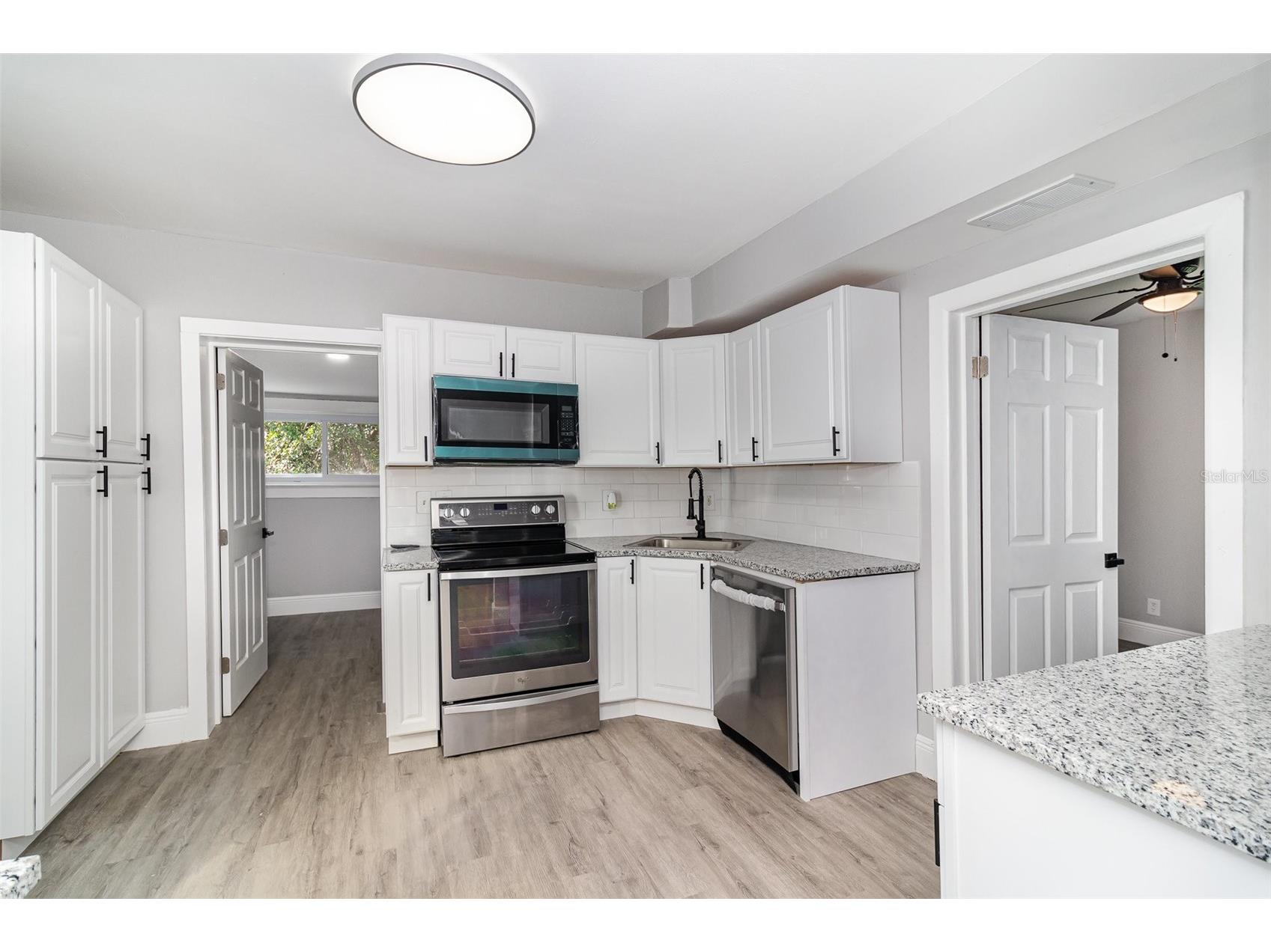 4242 Raleigh Street Orlando FL 32811 O6406782 image11