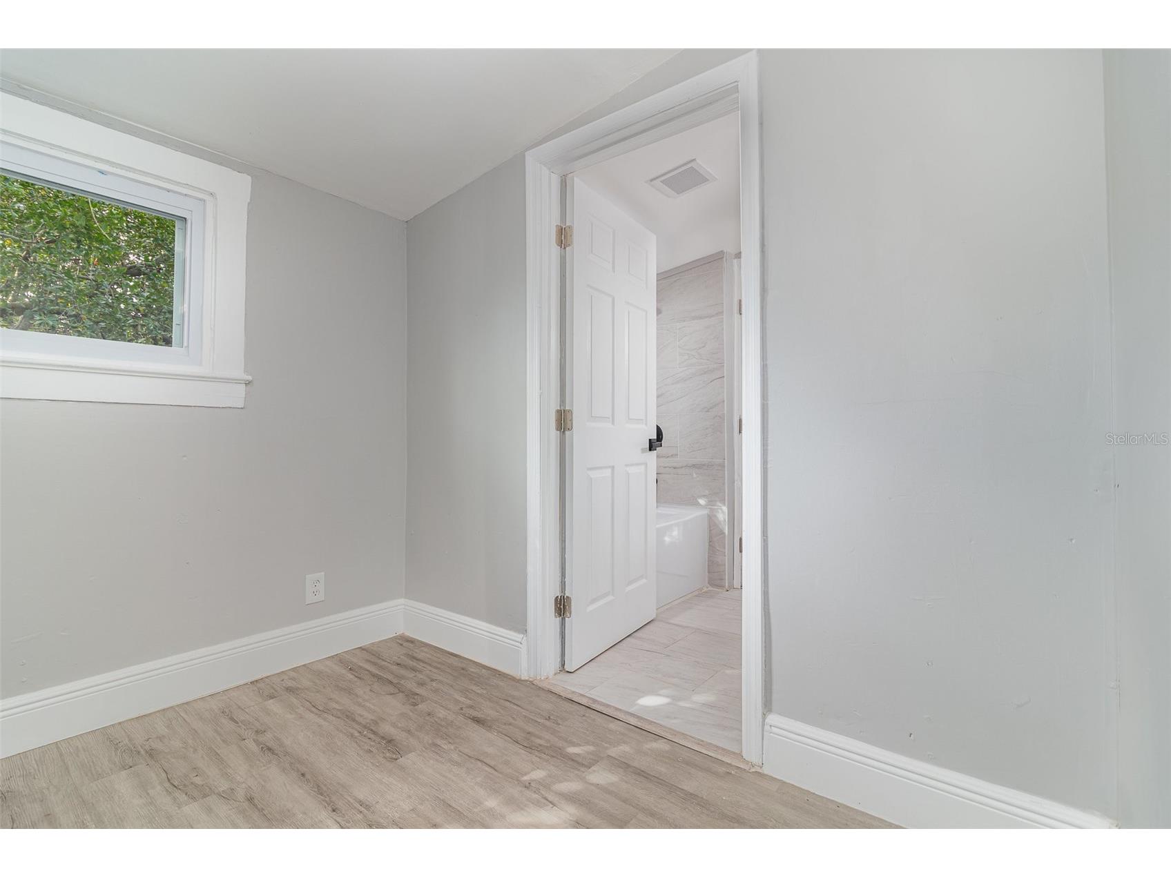 4242 Raleigh Street Orlando FL 32811 O6406782 image17