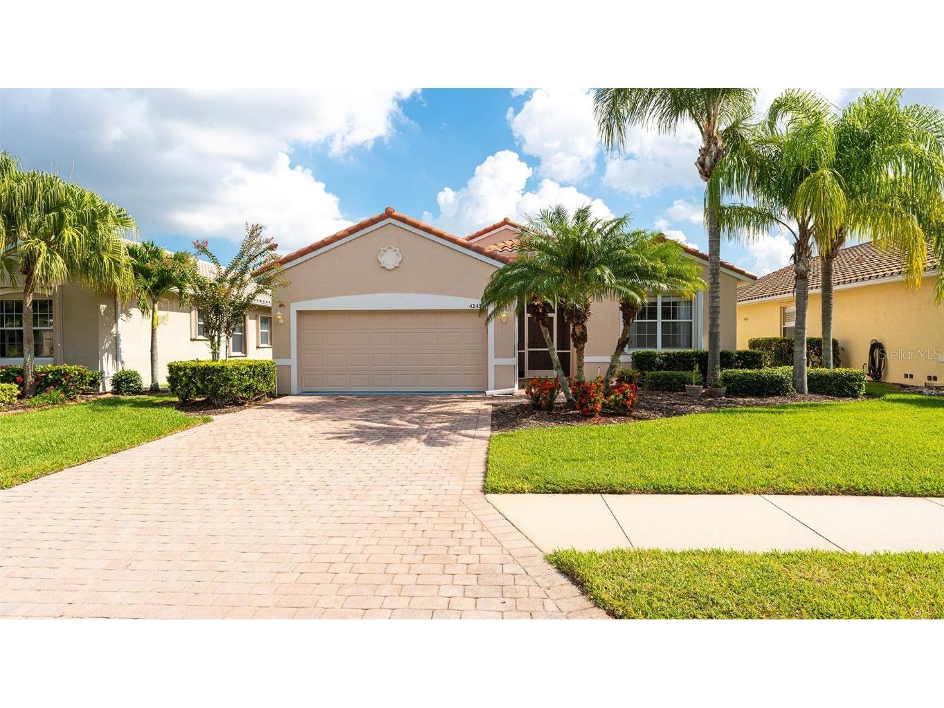 4243 64th Drive E Sarasota FL 34243 A4575768 image1