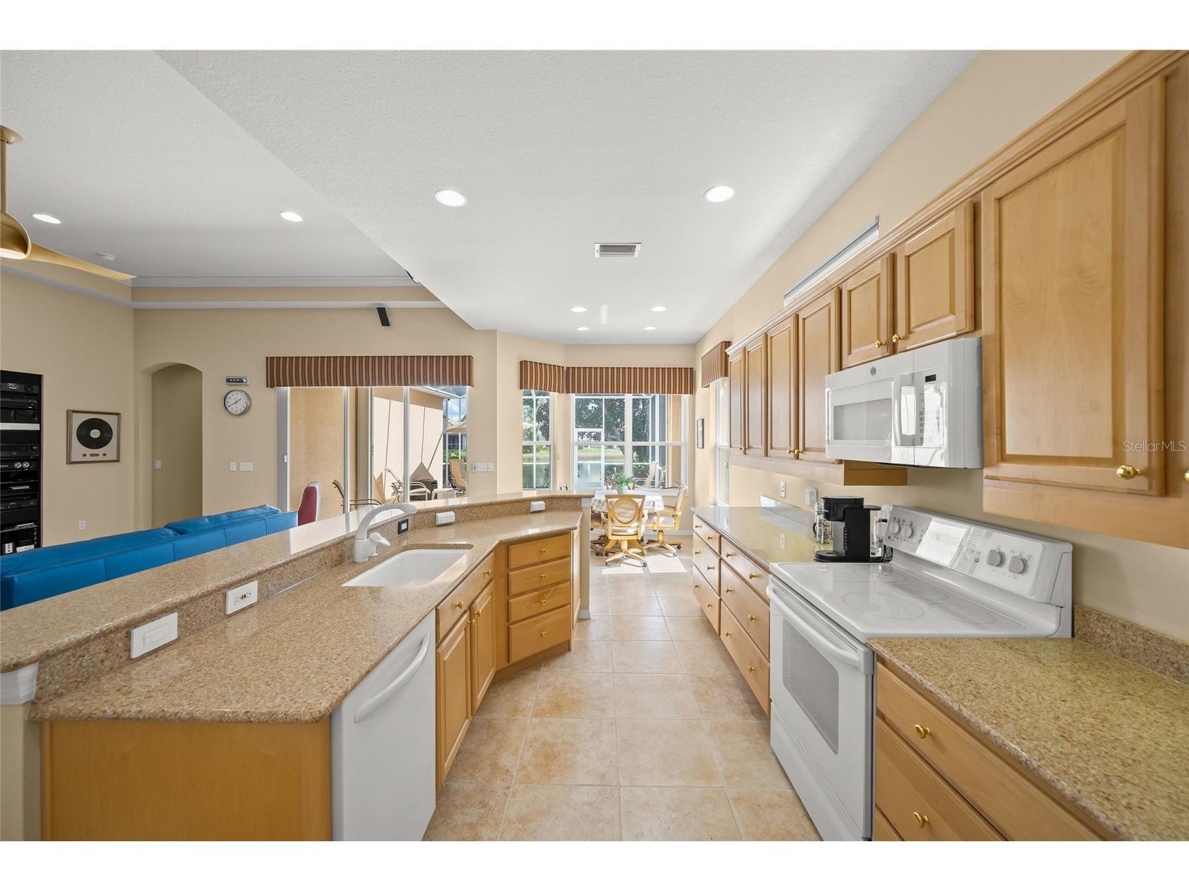 4243 Miriana Way Sarasota FL 34233 A4685208 image14