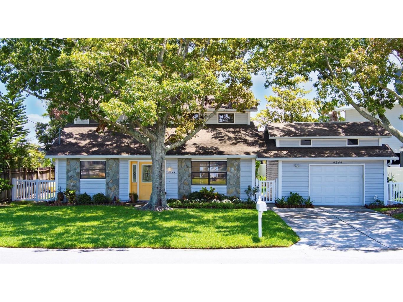 4244 Tahiti Drive Hernando Beach FL 34607 - MANTANZAS CANAL W7856903 image1