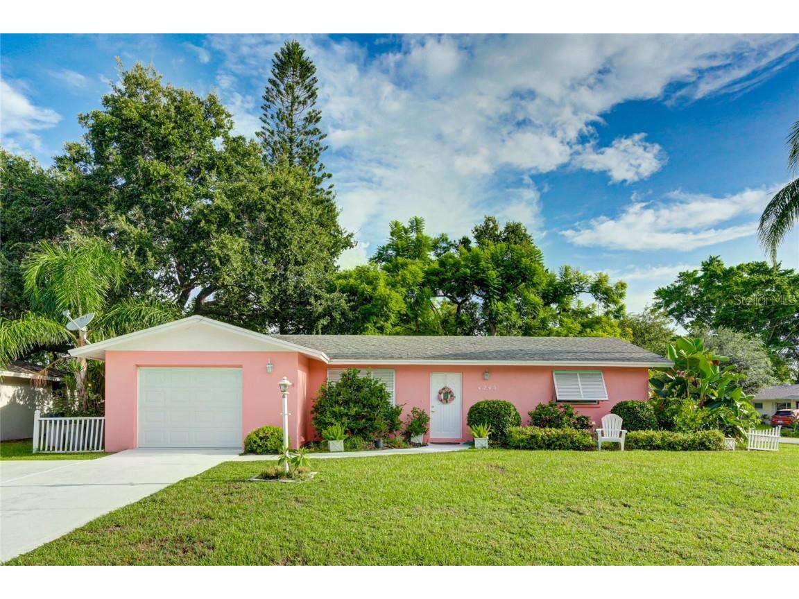 4245 Winthrop Street Sarasota FL 34232 A4578034 image1