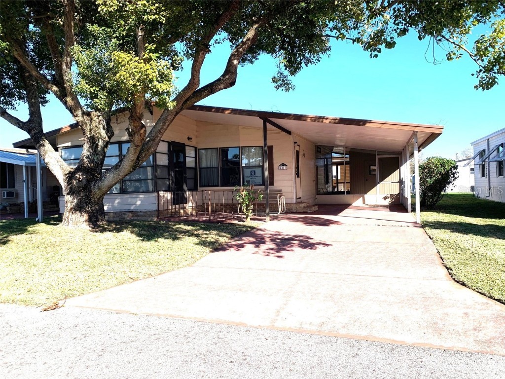 4247 Cedarwood Street Winter Haven FL 33880 - Dinner Lake P4926684 image1