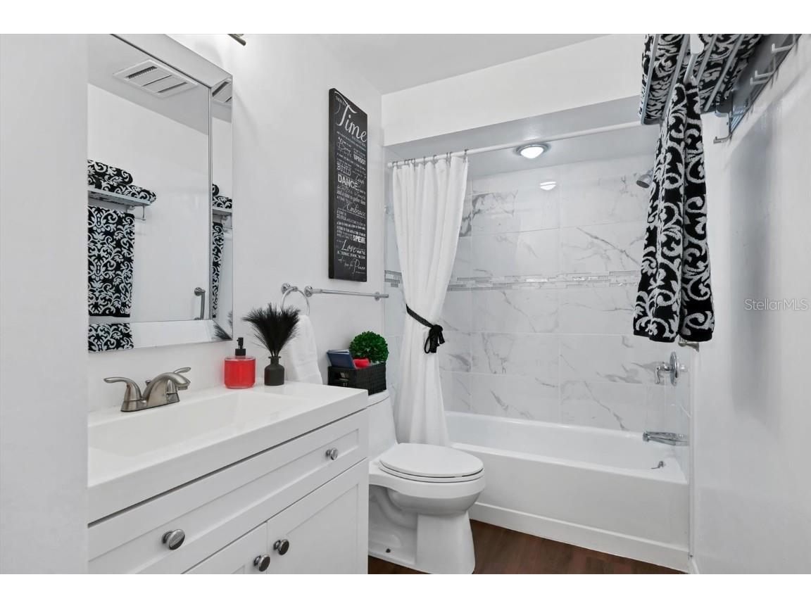 4247 Oakhurst Circle E #3033 Sarasota FL 34233 A4666675 image28