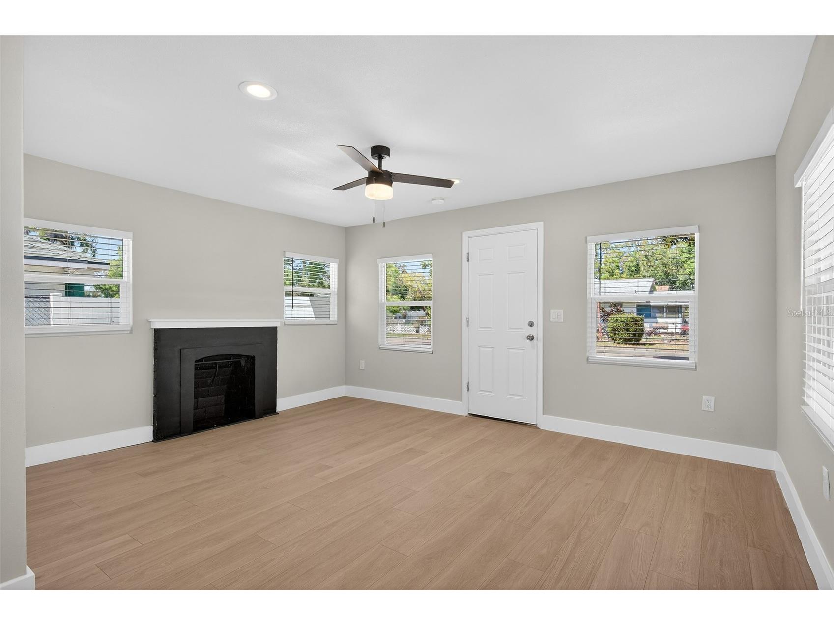 4248 4th Avenue S Saint Petersburg FL 33711 TB8513941 image6