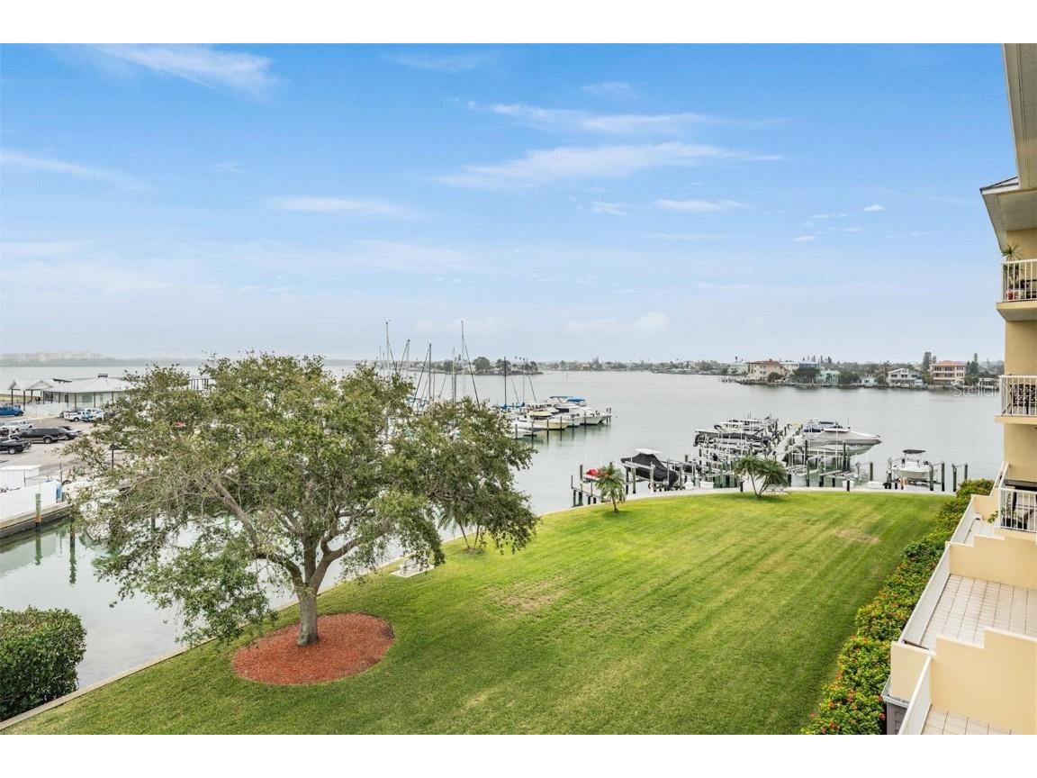 425 150th Avenue #2401 Madeira Beach FL 33708 TB8336529 image1