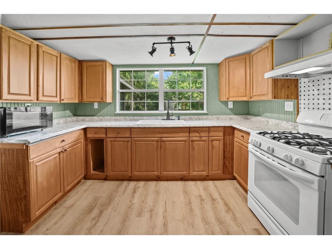 425 1st Street Kenansville FL 34739 S5130910 image10