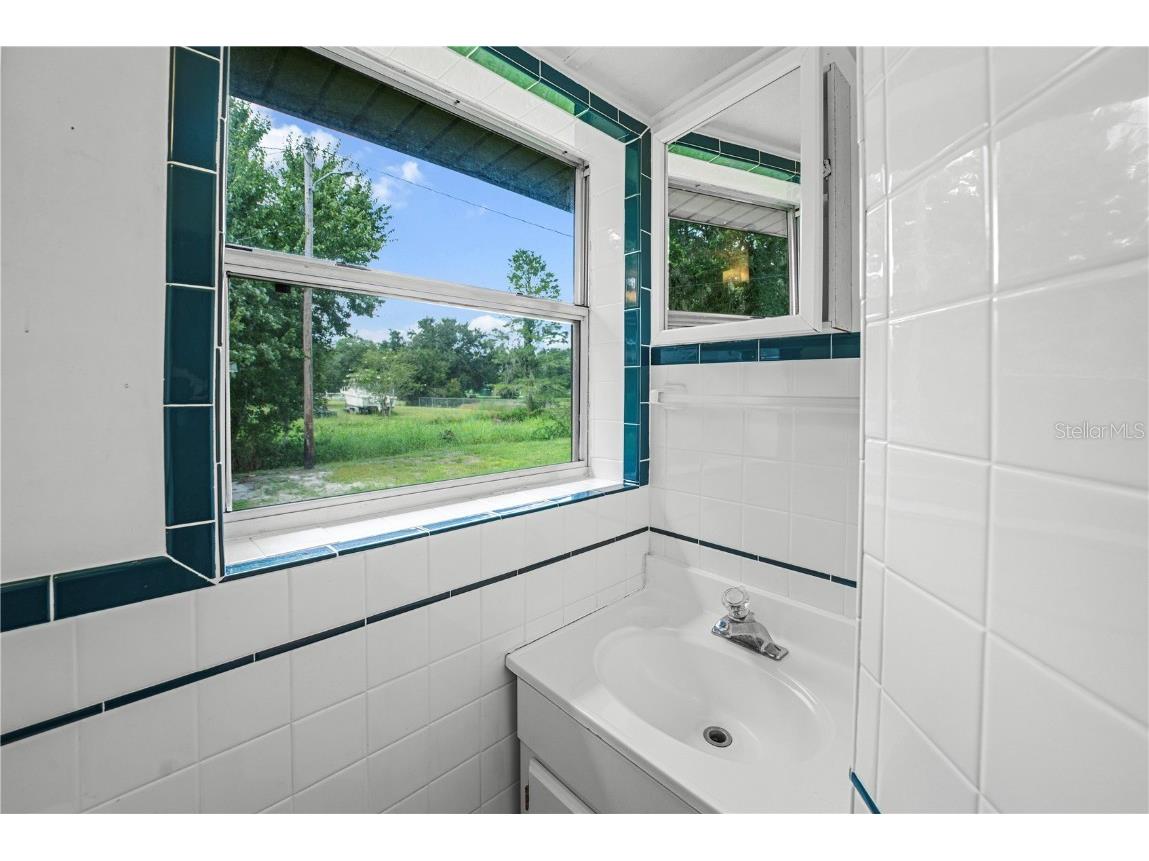 425 1st Street Kenansville FL 34739 S5130910 image13