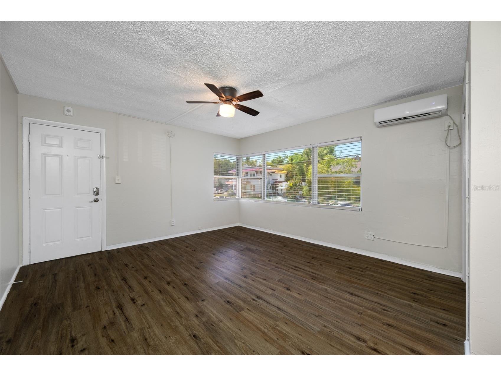 425 2nd Street N Saint Petersburg FL 33701 TB8495013 image7