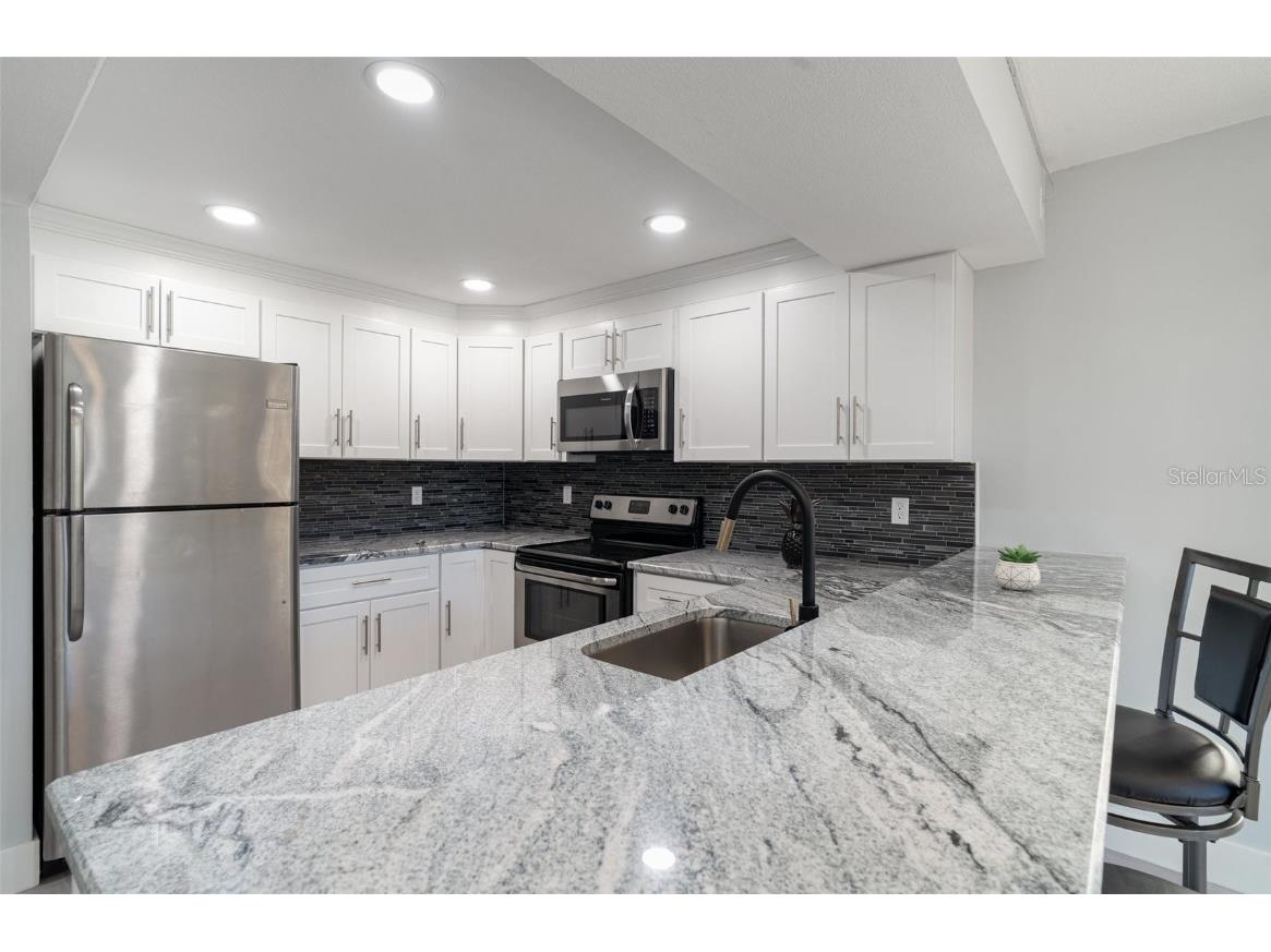 425 30th Avenue W #C201 Bradenton FL 34205 TB8414908 image3