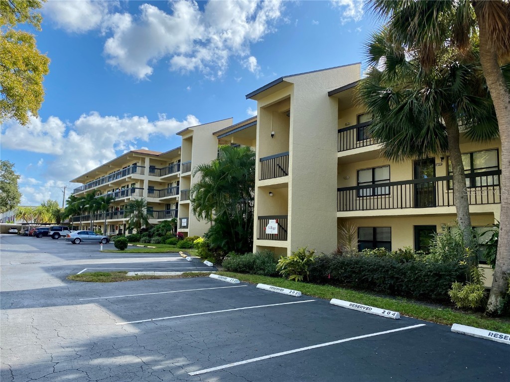 425 30th Avenue W #C203 Bradenton FL 34205 A4592025 image1