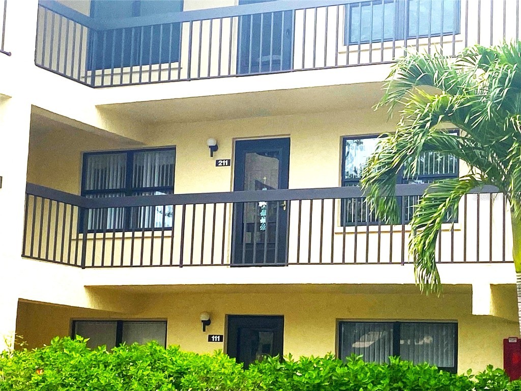 425 30th Avenue W #C211 Bradenton FL 34205 A4657645 image3