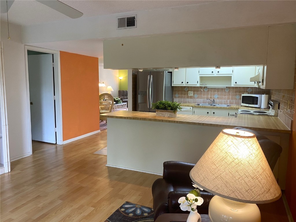 425 30th Avenue W #C211 Bradenton FL 34205 A4657645 image4