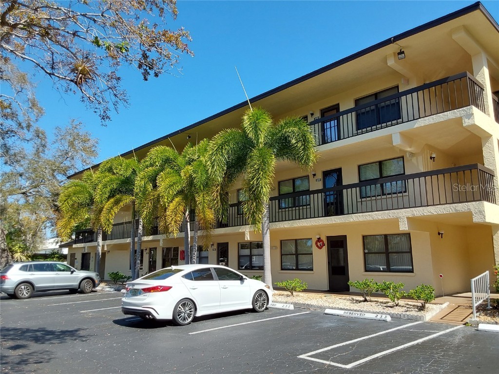 425 30th Avenue W #C309 Bradenton FL 34205 A4599199 image1