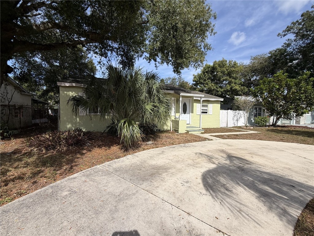 425 40th Avenue NE Saint Petersburg FL 33703 TB8447694 image1