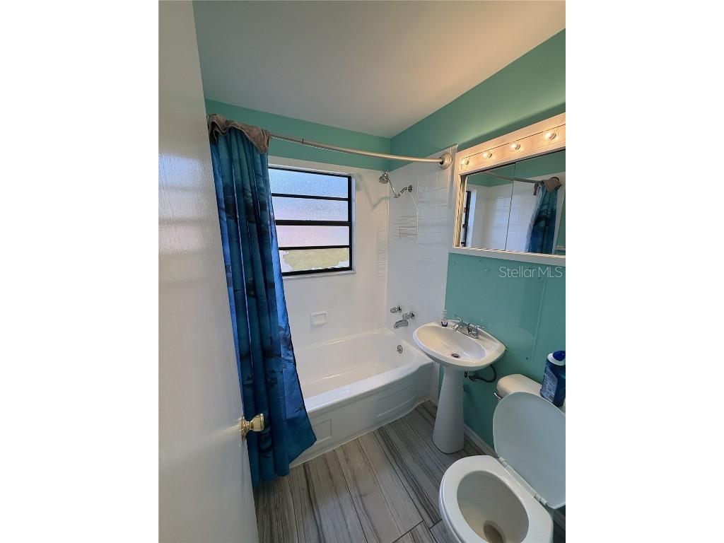 425 40th Avenue NE Saint Petersburg FL 33703 TB8447694 image12