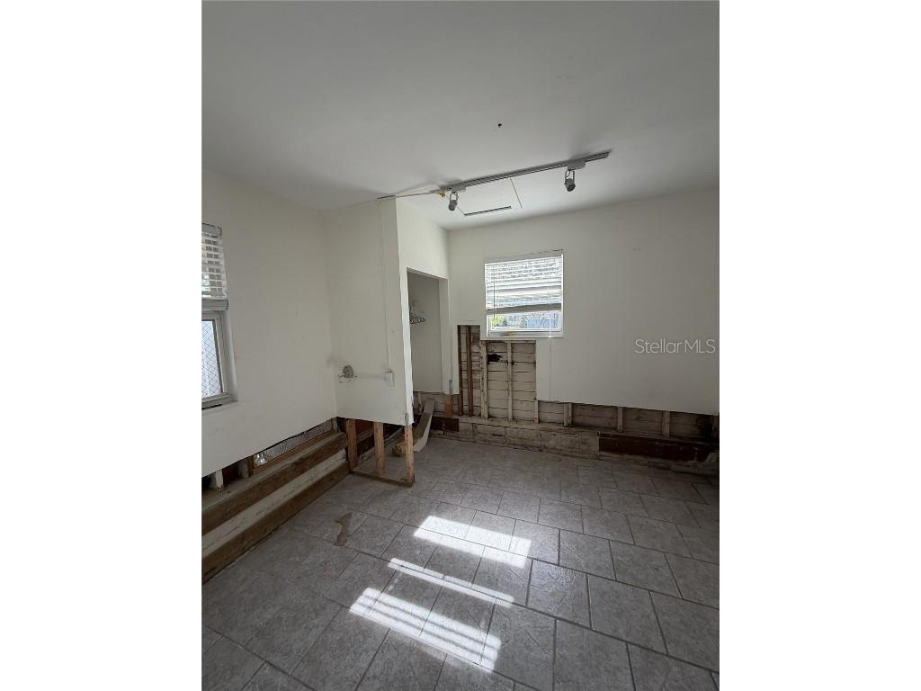 425 40th Avenue NE Saint Petersburg FL 33703 TB8447694 image20