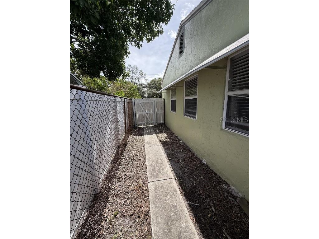 425 40th Avenue NE Saint Petersburg FL 33703 TB8447694 image5