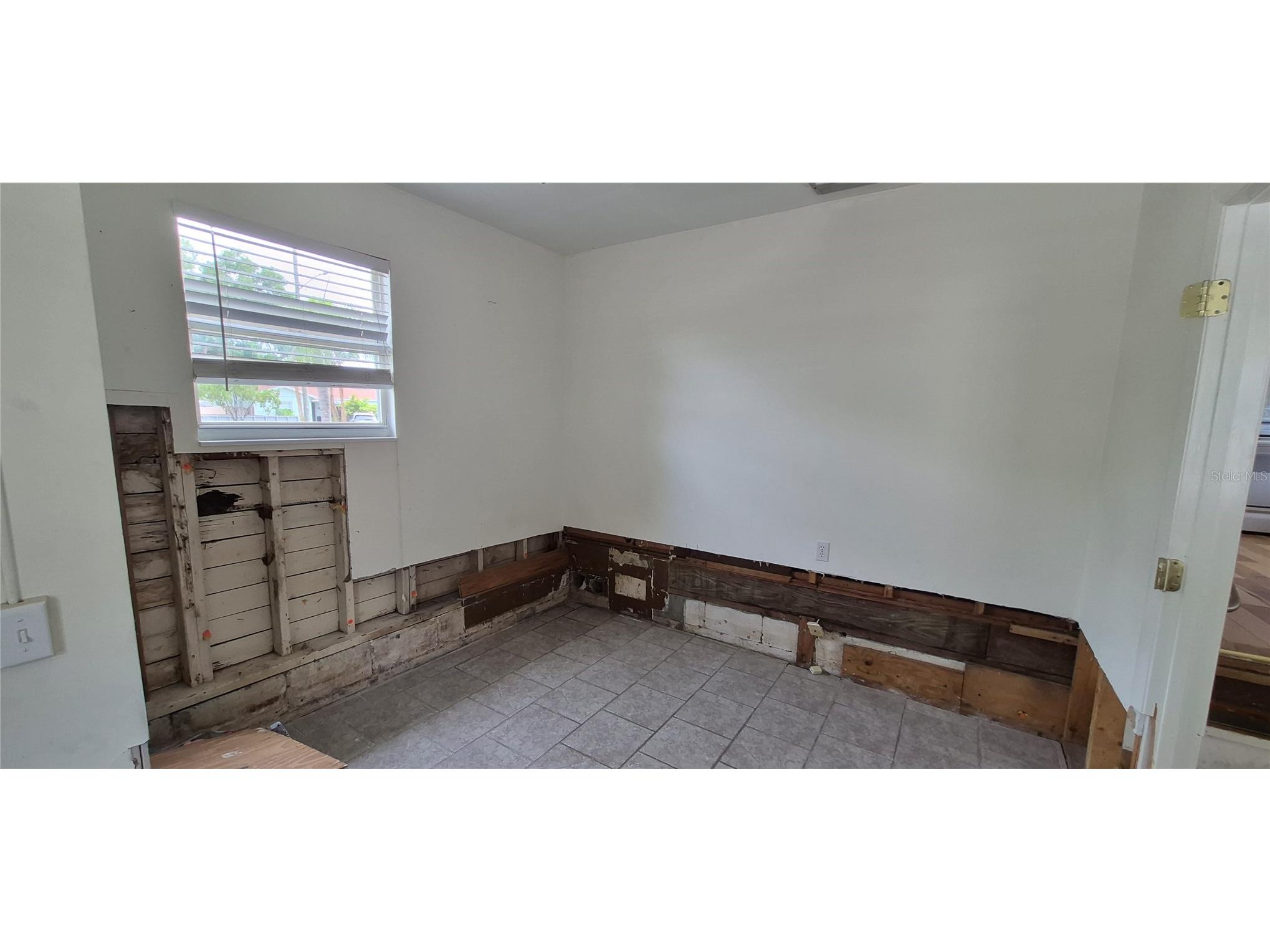 425 40th Avenue NE Saint Petersburg FL 33703 TB8515678 image17